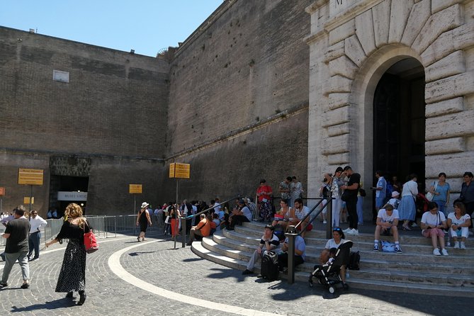 Skip-The-Line: Sistine Chapel & Vatican Tour with A Guide - The Guide Experience: Commentary That Helps You Read the Art