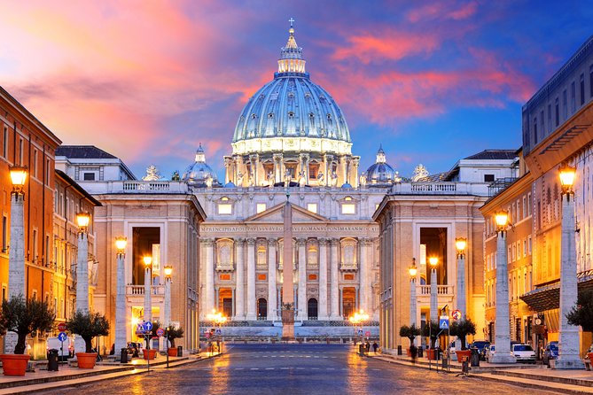 Skip the Line Vatican Guided Tour with Sistine Chapel and St. Peter's Basilica - Pacing, audio, and staying together in a crowd