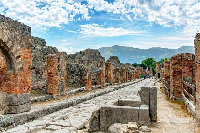 Small-Group Full-Day Pompeii, Positano and Amalfi Coast from Rome - The long southbound ride: what you’re buying with your time