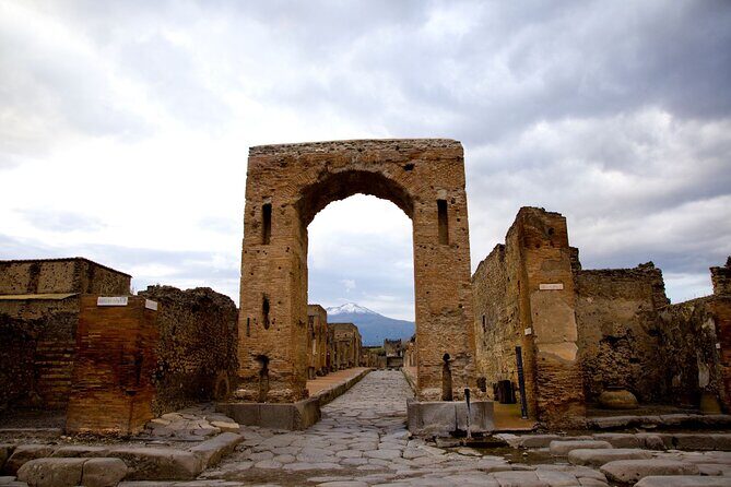 Small Group Guided Pompeii Tour from Positano - Photos, shade, and walking: what to expect on the ground