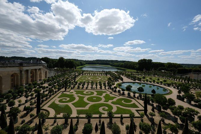 Small Group Paris to Versailles Day Trip with Garden Stroll - Palace of Versailles Skip-the-Line: Hall of Mirrors and More Than Pretty Rooms