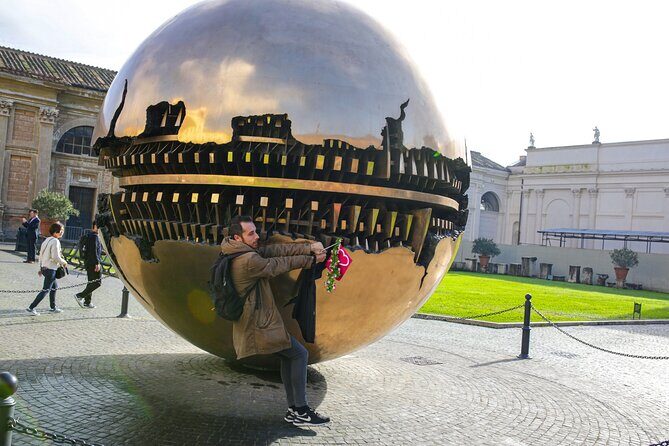 Small-Group Tour: Vatican Museums, Sistine Chapel & Pickup - Guides that make the art click