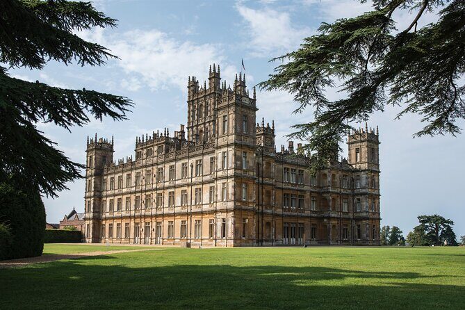 Southampton to London via Attraction of your choice (Stonehenge, Windsor etc) - Choosing the attraction: Stonehenge + Salisbury, Windsor, or Your Choice