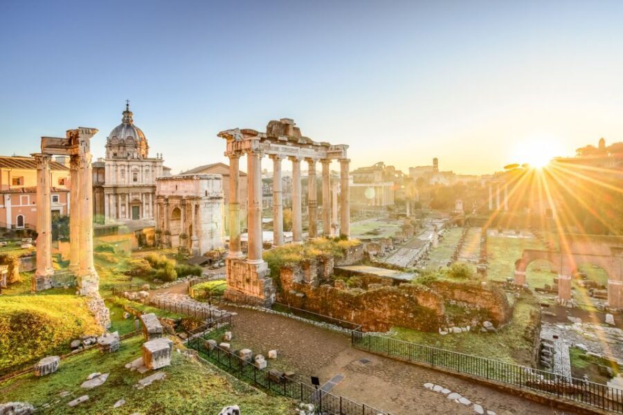 Tour of Colosseum & Roman Forum with Dutch Guide - Palatine Hill Visit: Where Your Perspective Changes