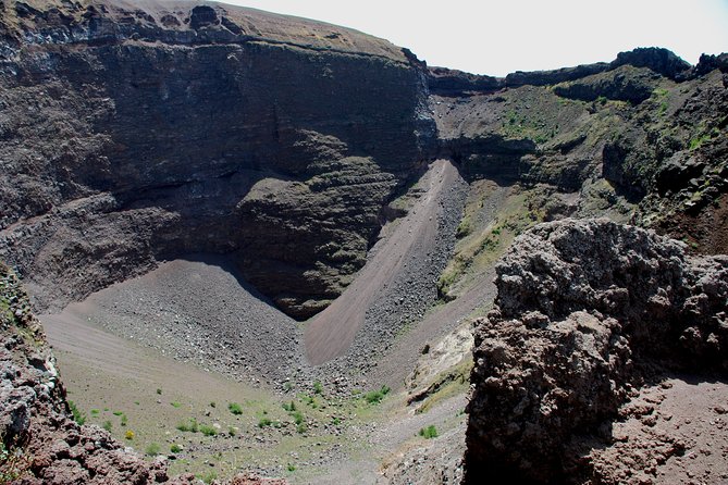 Tour on Vesuvius with wine tasting - Getting back down and back to Naples by 4:45