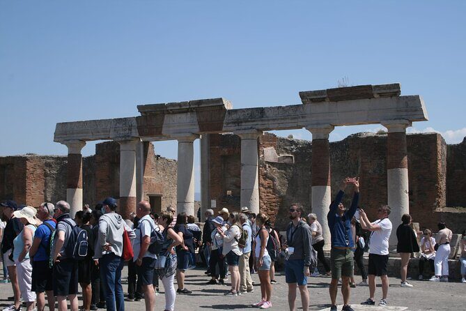 Tramvia Napoli Daily Trip to Pompeii Ruins - Air-conditioned comfort vs. the risk of delays