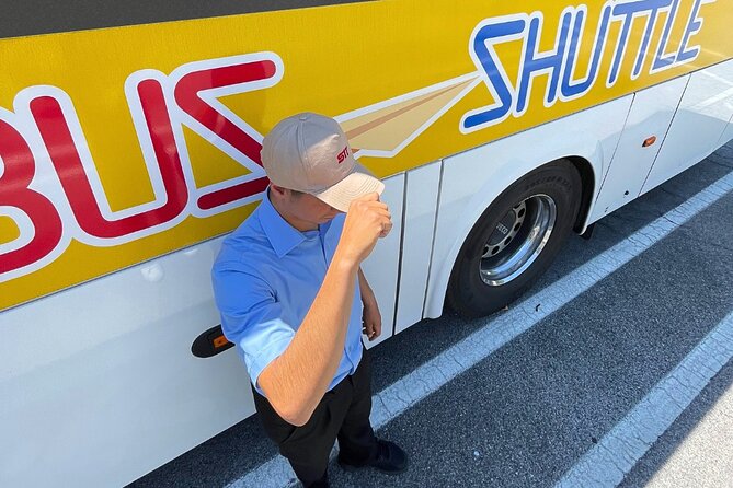Transfer Fiumicino Airport from/to Vaticano shuttle bus - Getting on board: mobile ticket, English support, and staff help