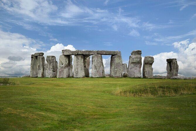 Transfer from Southampton to Heathrow via Stonehenge and Windsor - Key highlights worth planning for