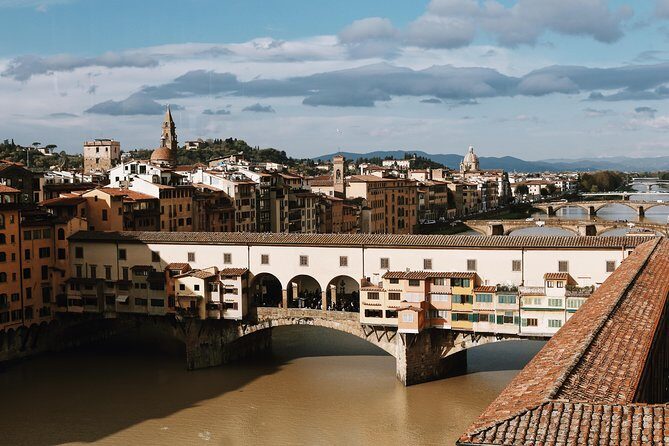 Uffizi Gallery Florence Exclusive Guided Museum Tour - The Uffizi building itself is part of the story