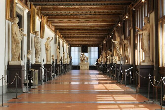 Uffizi Gallery Guided VIP Small Group Experience - Meeting at Piazzale degli Uffizi: how to find the group fast