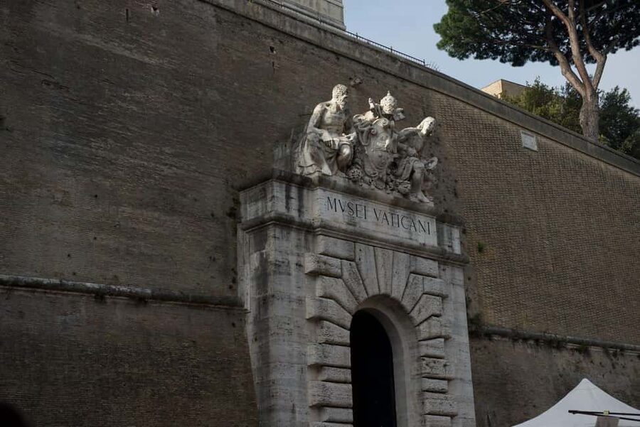 Vatican Museums and Sistine Chapel Tour with Basilica Access - Small groups and Vatican-certified guides you can actually hear