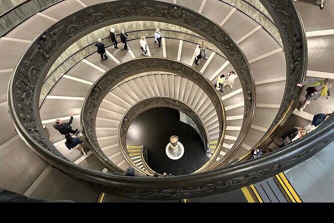 Vatican Museums and Sistine Chapel Tour with official Local Guide - Small group VIP format: why max 20 is a real advantage