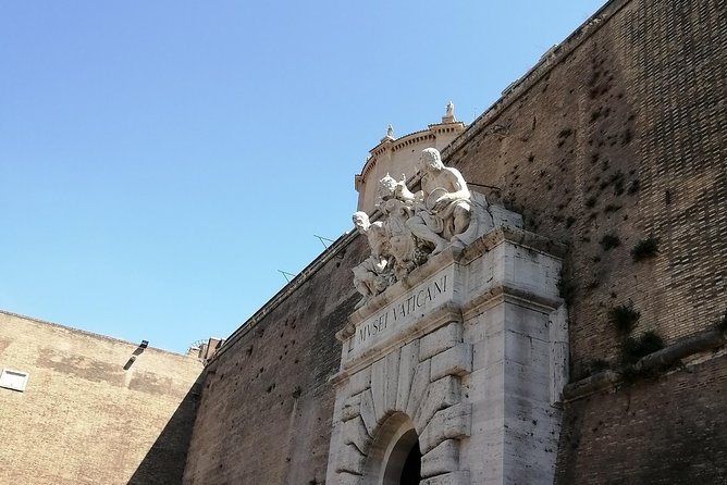 Vatican museum's & Sistine Chapel Reserved Entrance - Should you book this Vatican + Sistine reserved entrance?