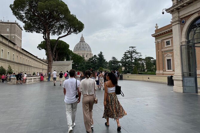 Vatican Museums, Sistine Chapel & St. Peter's Square Guided Tour - The guide factor: why a professional narrative matters here