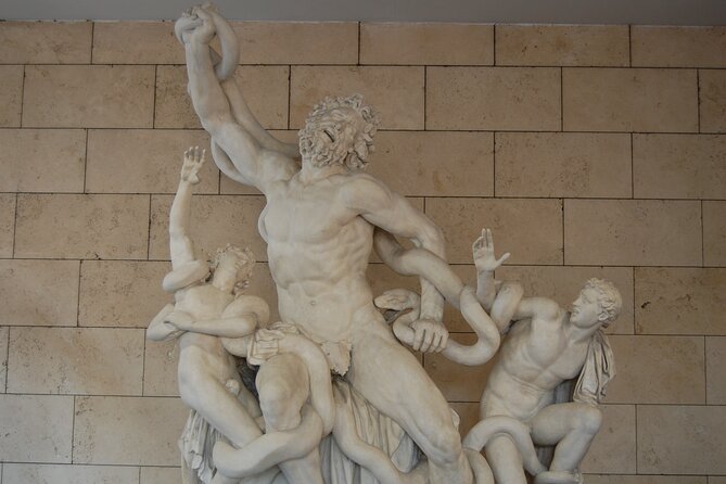 Vatican, Sistine Chapel Skip the Line Tour & Basilica Tour - Audio, pace, and group size: why headsets matter