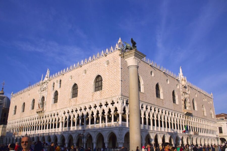 Venice: Basilica and Doge's Palace Tour with Gondola Ride - The 1:00–3:00 PM Break in St. Mark’s Square: Plan This, Don’t Wing It