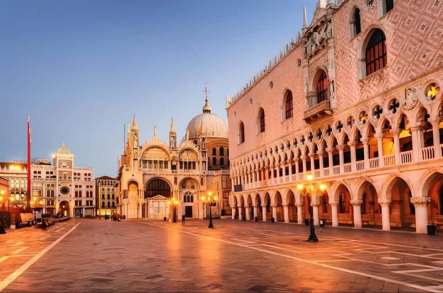 Venice: Doge's Palace and St. Mark's Basilica Guided Tour - Meeting at Torre dell’Orologio: find the right corner fast