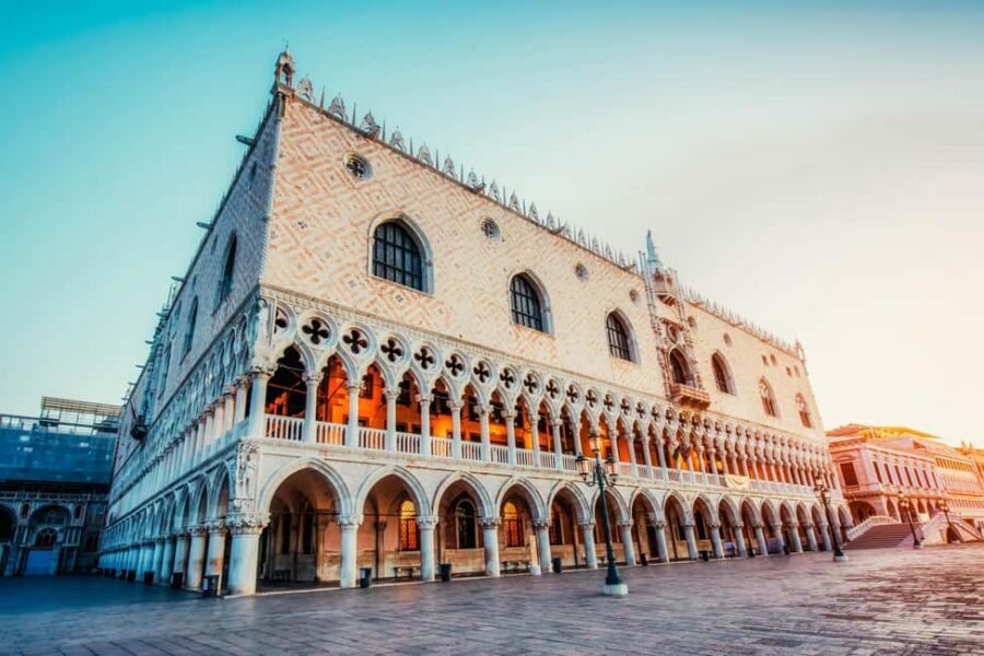 Venice: Doge's Palace Skip-the-Line Entry + Audioguide App - Getting started: St. Mark’s Square and the Lion Wings column