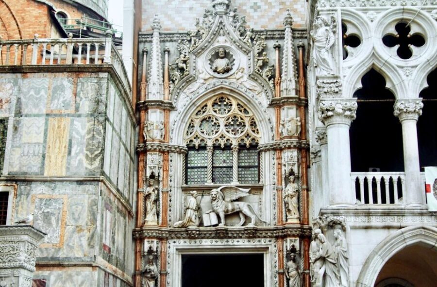 Venice: Gondola Ride and Skip the Line Doge's Palace Tour - Key takeaways before you go