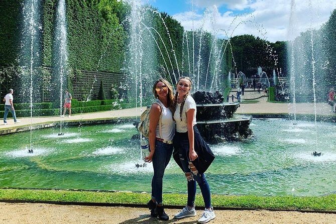 Versailles Bike Tour with Market, Gardens & Guided Palace Tour - Bikes, helmets, and rain gear that actually helps