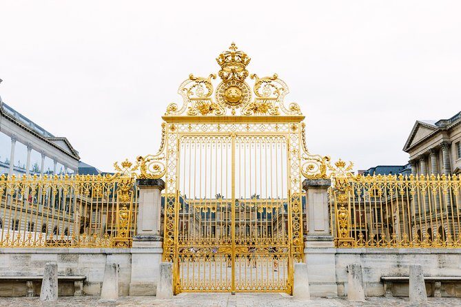 Versailles Château and Gardens Walking Tour from Paris by Train - Versailles by train from Paris: the morning plan that saves energy