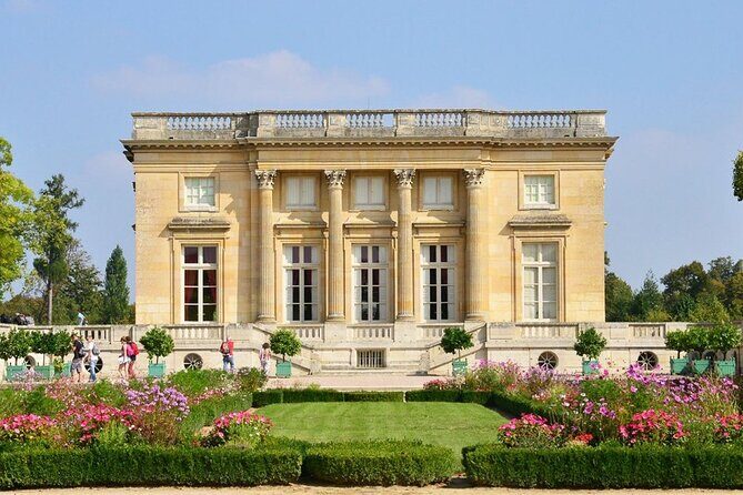Versailles Half Day Private Tour Trianons & Gardens Included - Luxury Vehicle Upgrade: Comfort for the Ride (and for You)