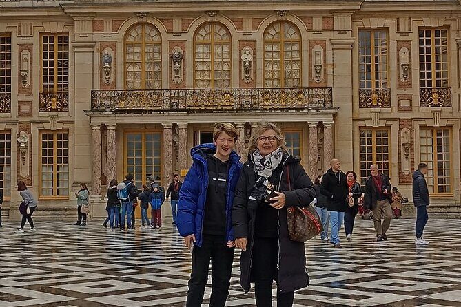 Versailles Palace Family Tour with Private Transfers and Lunch - Temporary Exhibitions: A Chance to See Something Current