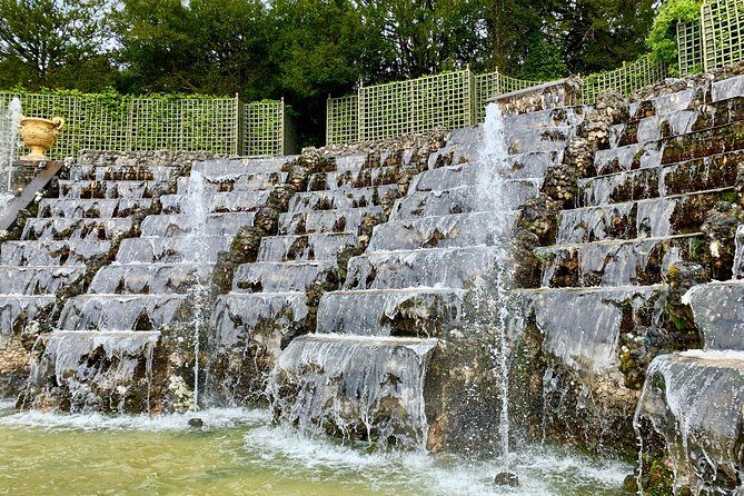 Versailles Palace & Gardens Audio Tour - Private Transportation - Why the guide matters even with an audio tour