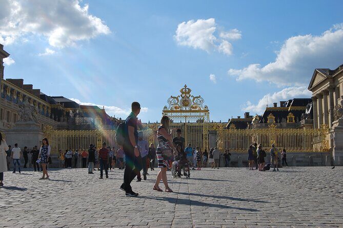 Versailles Palace Guided Tour with Gardens Access - Getting there: where you meet, where it ends, and why timing matters