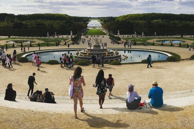 Versailles Palace & Marie-Antoinette's Estate Guided Tour - Hall of Mirrors and the Queen’s Apartments: What to Notice
