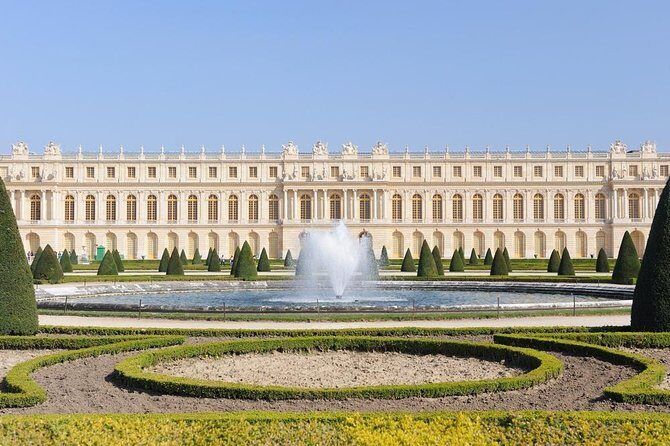 Versailles Palace & Marie-Antoinette's Estate Guided Tour - Grand Trianon and Queen’s Hamlet: Marie-Antoinette’s Side of Versailles