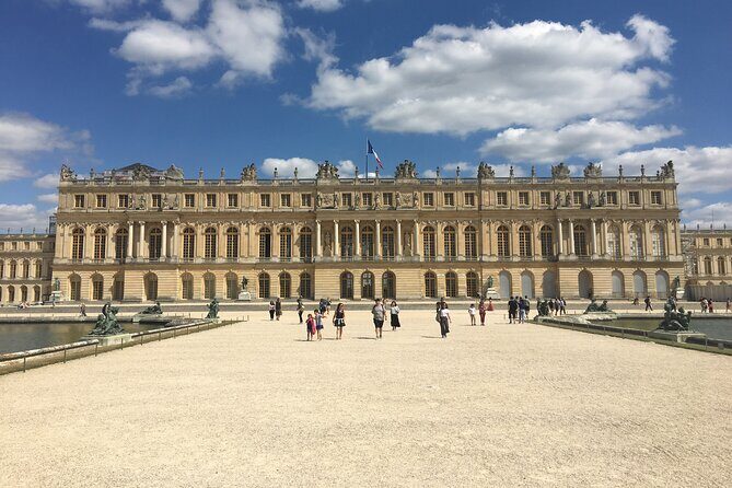 Versailles Palace Private Tailored Guided Tour With Hotel Pickup - Gardens of Versailles: 45 minutes to enjoy the outside