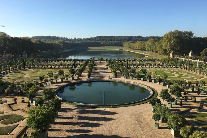 Versailles Palace Private Tailored Guided Tour With Hotel Pickup - Guides who can handle the crowd, the pace, and your questions