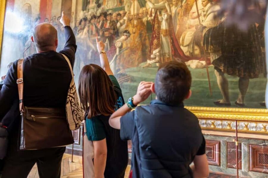 Versailles: Private Family Tour of Palace w/ Reserved Entry - Guide languages and what to look for when booking