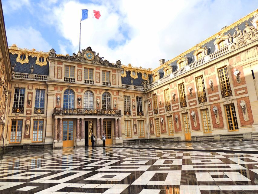 Versailles: Skip-the-Line Guided Palace Tour and Full Access - Hall of Mirrors and the State Apartments: seeing the drama up close