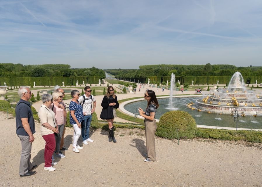 Versailles: Skip-the-Line Versailles Palace and Gardens Tour - Gardens with fountain timing: when to expect waterworks