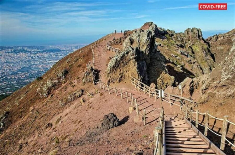 Vesuvius - Herculaneum - Pompeii Excavations Tour - Should you book the Vesuvius–Herculaneum–Pompeii tour?