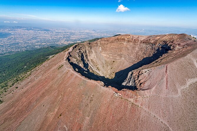 Vesuvius tour entrance to the crater and return bus - Via Marina pickup and a comfortable round-trip coach