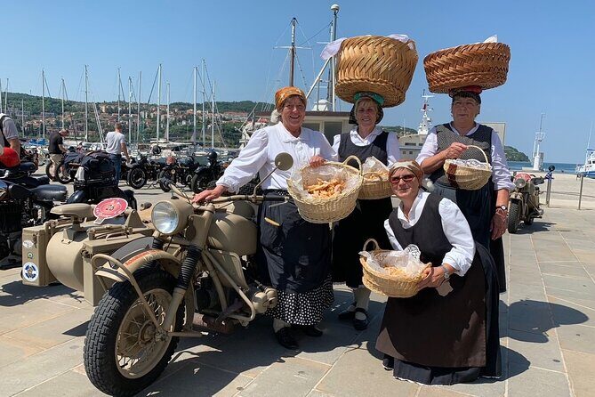 VIP 90" Private Sidecar Tour of Athens Acropolis & Lycabetus - Price and value: is $247.39 for up to 2 people worth it?
