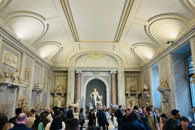 VIP Vatican Tour: Skip-the-Line Museums & Sistine Chapel - Vatican Museums stop: how your guide helps you see the right things