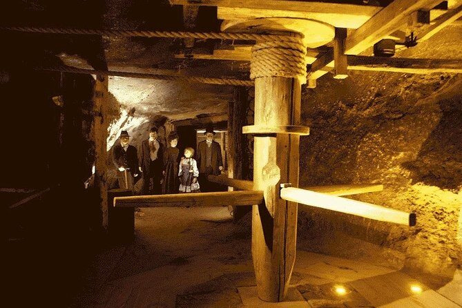 Wieliczka Salt Mine tour - Guide quality: English tours and extra context you might get