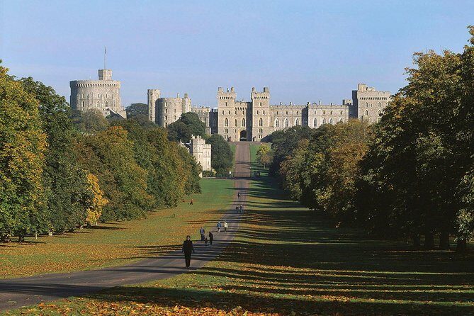Windsor, Stonehenge and Bath Day Trip from London Spanish - Stonehenge in 60 minutes: awe fast, answers slow